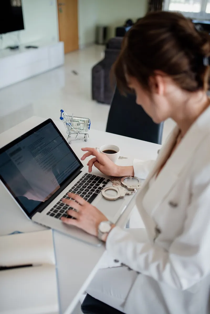 O modelo de trabalho que Brasília inventou: negociando home office, híbrido e presencial no mercado de tecnologia do DF
